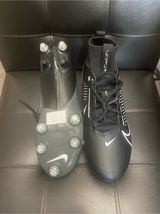 Nike Men’s Black and Gray Athletic Football Cleats with Ankle stability main image 4